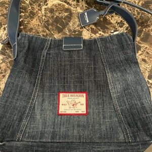 True Religion Denim Messenger Bag in Dark Blue w/ Red Logo Patch horseshoe latch